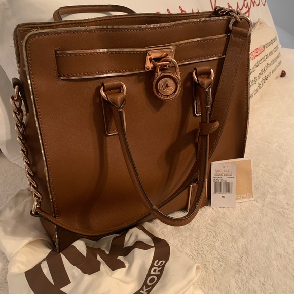 Michael Kors Hamilton Specchio, Rose Gold w/Matching Wristlet - Picture 7 of 12